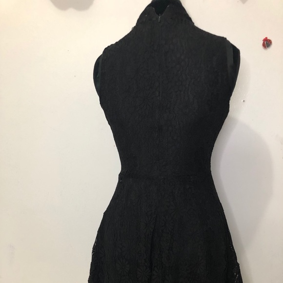 MOCK NECK SLEEVELESS BACK FULL ZIP LACE DRESS - Picture 6 of 9